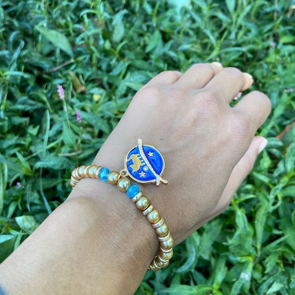 Blue Plated Enamel Cat Moon Star Celestial Charm Glass Bead Stackable Bracelet - Picture 4 of 4